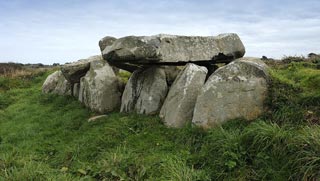 Allée couverte et Dolmen
