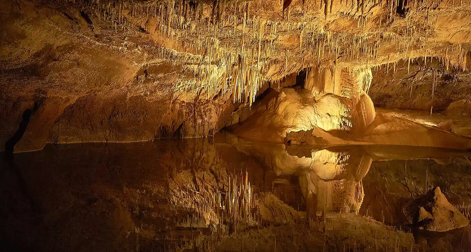 Les Grottes de Lacave Les Grottes de Lacave